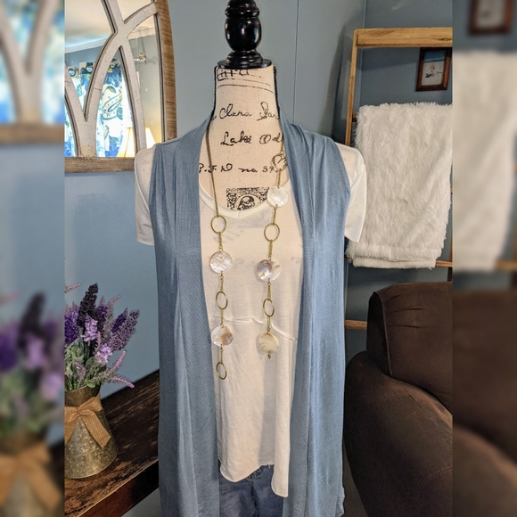 Zenana Outfitters Sleeveless Cardigan - Picture 4 of 6